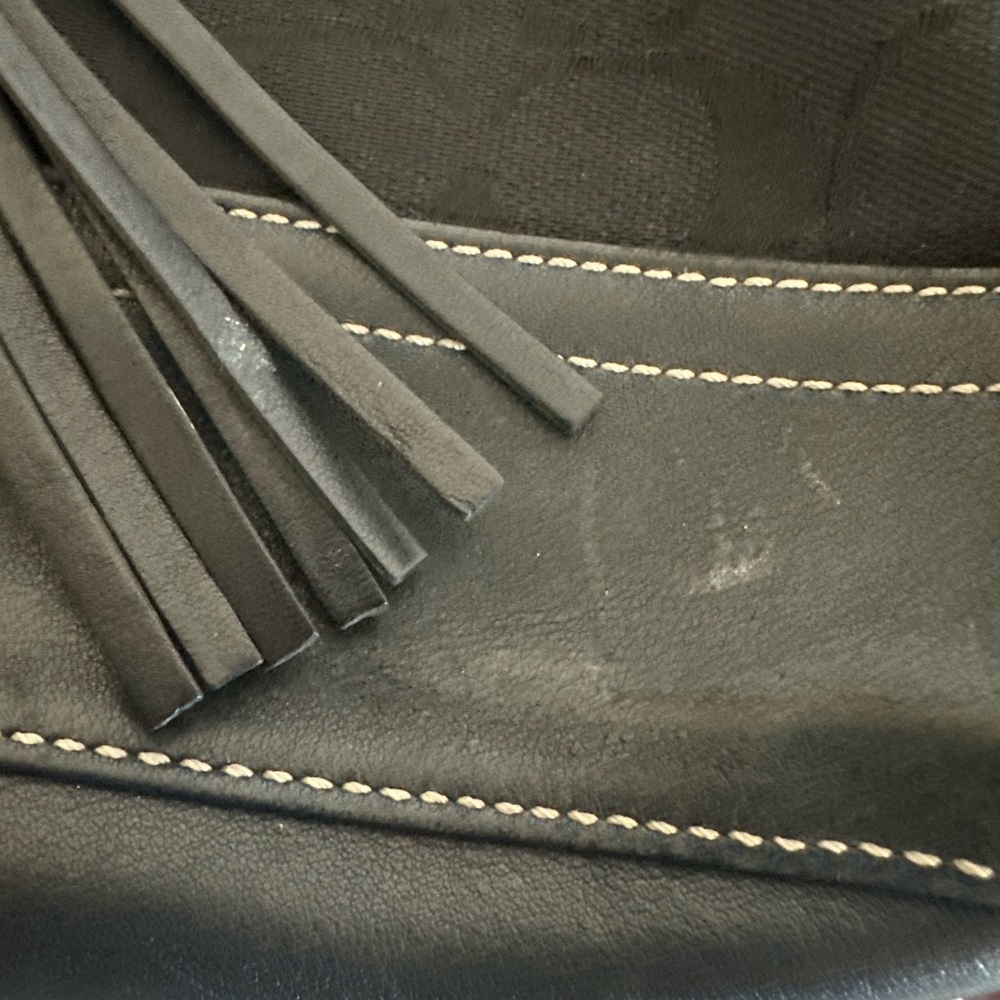 Coach Black Shoulder Bag with Structured Design and Silver Hardware - Picture 7 of 16
